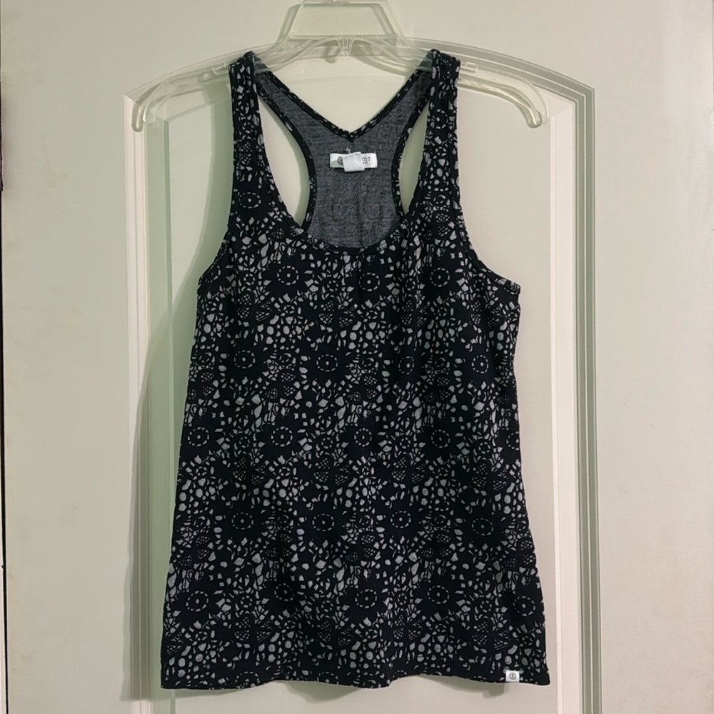Element Black Racerback Tank Top with back cut outs
Size:XL